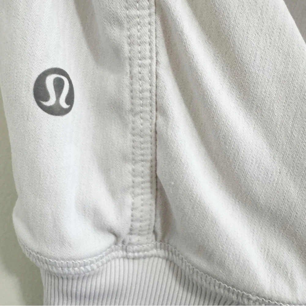 Lululemon In Flux Lined Crop White 2